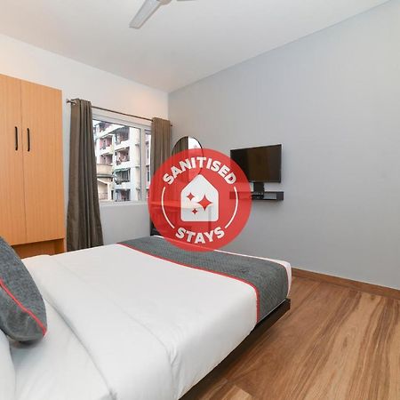 Vaccinated Staff- Oyo Townhouse 384 Nk Hotels Dispur エクステリア 写真
