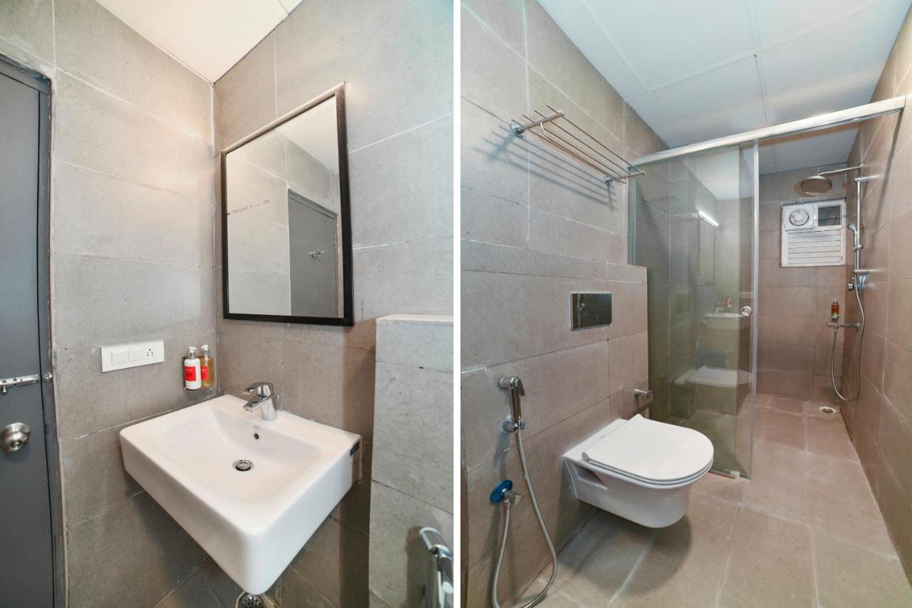 Vaccinated Staff- Oyo Townhouse 384 Nk Hotels Dispur エクステリア 写真